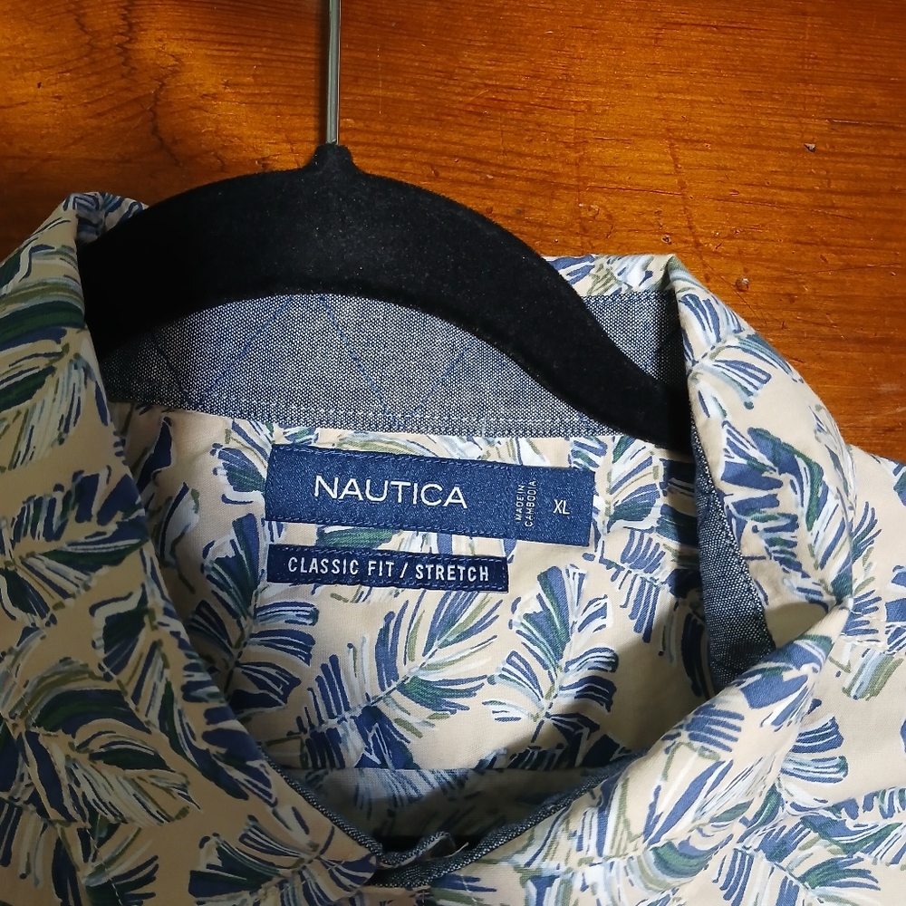 Nautica Blue and Cream Casual Button Down‎ Shirt - Picture 3 of 4